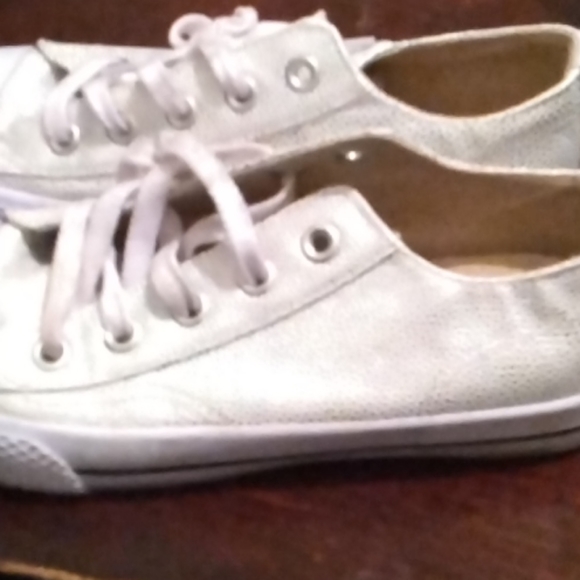 Sneakers - Picture 2 of 3